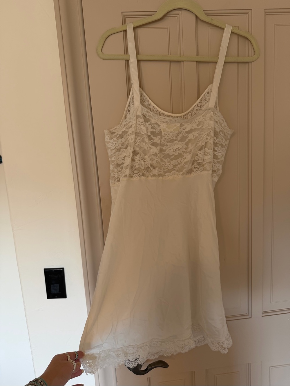 Vintage cream Lace-Trim Slip Chemise - Picture 3 of 4